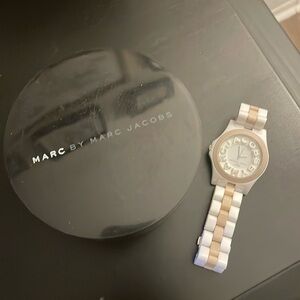 Marc by Marc Jacobs white plastic, cream rubber watch. Needs battery. Case Inc.